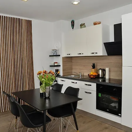 Nicole - One Bedroom With Balcony * Zara