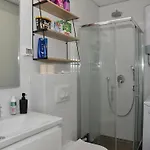 Nicole - One Bedroom With Balcony 아파트 *