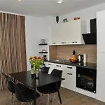 Nicole - One Bedroom With Balcony * 자다르