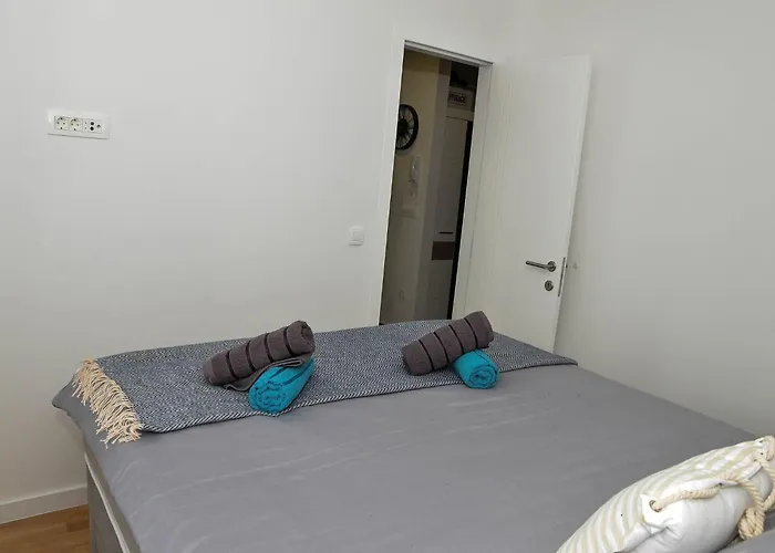 Nicole - One Bedroom With Balcony Apartment