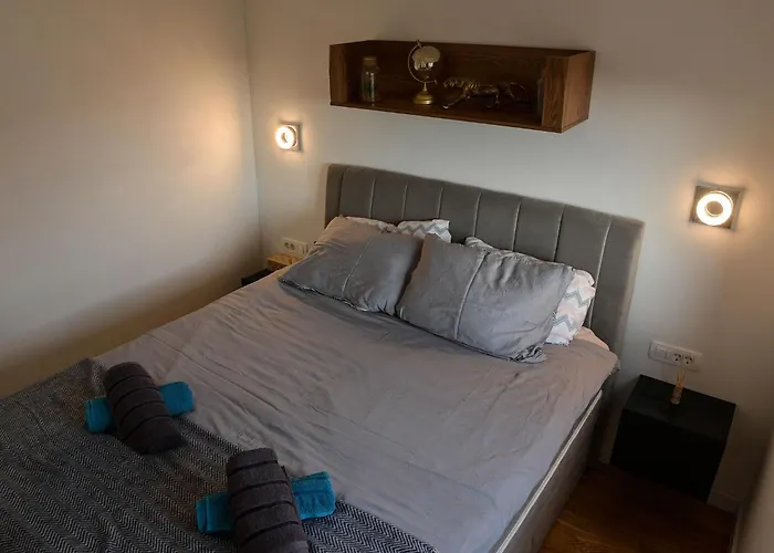 Nicole - One Bedroom With Balcony Apartment *